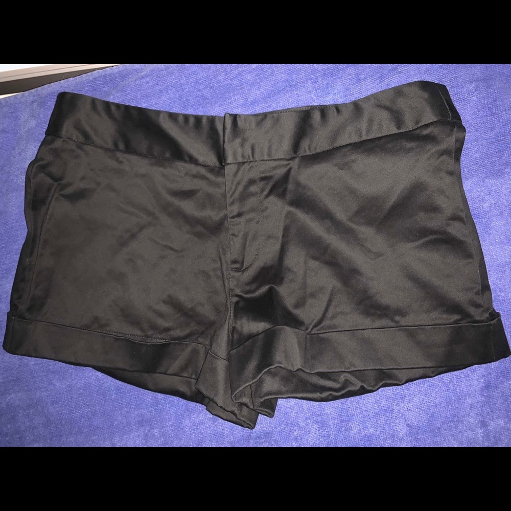 NWOT ⭐️ Authentic ⭐️ Black Julian Chang Dress Shorts - Picture 4 of 9